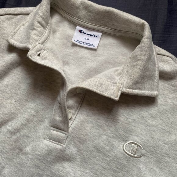 Champion Sweatshirt (Grey) - Picture 3 of 4